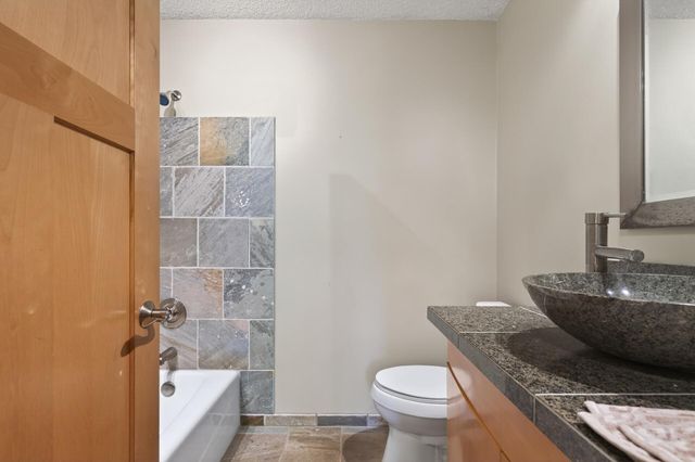 4008 Pennsylvania Avenue, Eagan, MN 55123