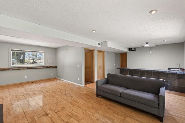 4008 Pennsylvania Avenue, Eagan, MN 55123