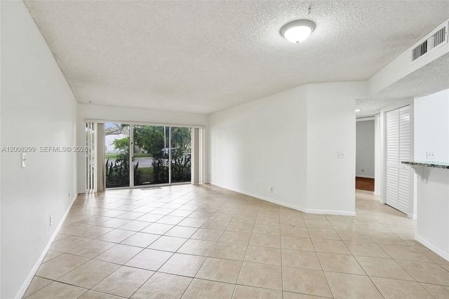 8721 Wiles Rd 101, Coral Springs, FL 33067
