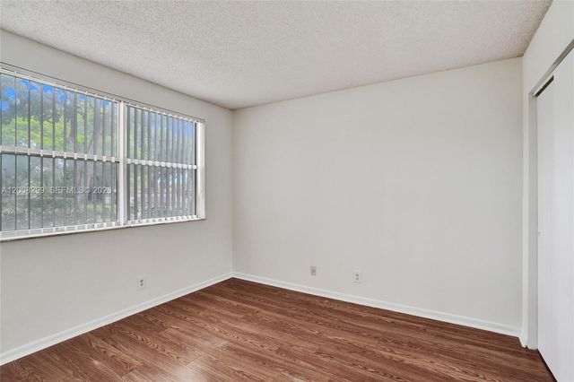 8721 Wiles Rd 101, Coral Springs, FL 33067