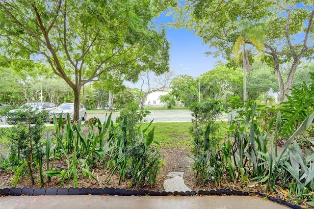 8721 Wiles Rd 101, Coral Springs, FL 33067