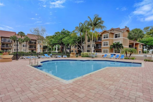 8721 Wiles Rd 101, Coral Springs, FL 33067