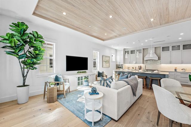 146 SE 1st Ave, Delray Beach, FL 33444