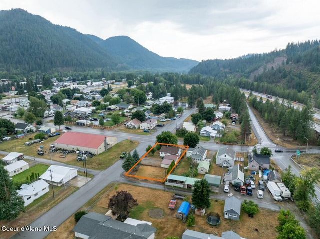 301 Third St, Osburn, ID 83849