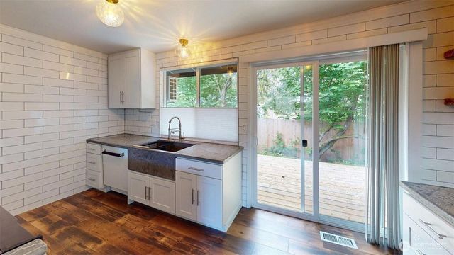 6011 185th Street SW, Lynnwood, WA 98037