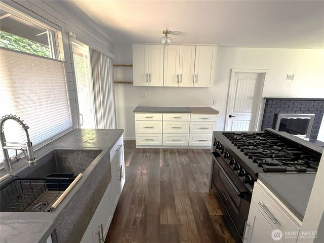 6011 185th Street SW, Lynnwood, WA 98037