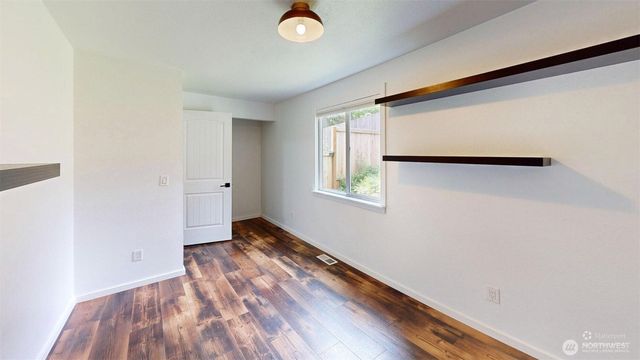 6011 185th Street SW, Lynnwood, WA 98037