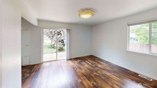 6011 185th Street SW, Lynnwood, WA 98037