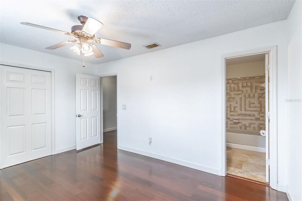 Image 18 of property listing at 1712 SILVER CREEK COURT 99, Orlando, FL 32807