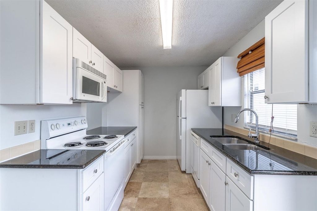 Image 7 of property listing at 1712 SILVER CREEK COURT 99, Orlando, FL 32807