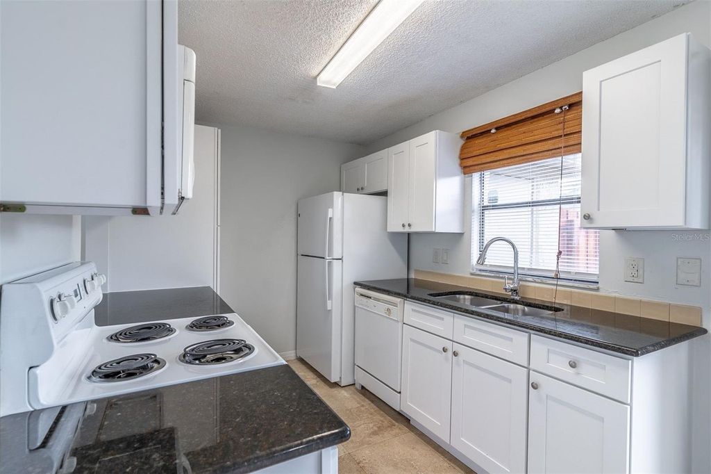 Image 8 of property listing at 1712 SILVER CREEK COURT 99, Orlando, FL 32807