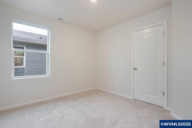 356 Greencrest St NE, Salem, OR 97301