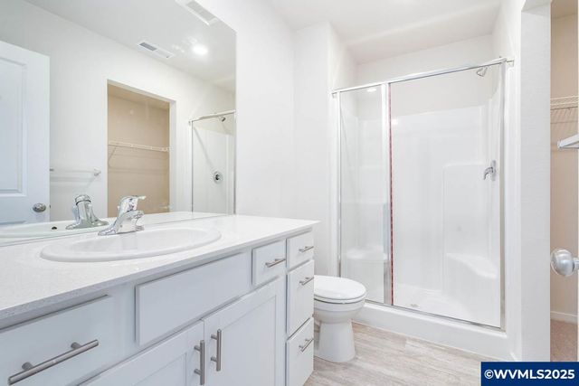 356 Greencrest St NE, Salem, OR 97301