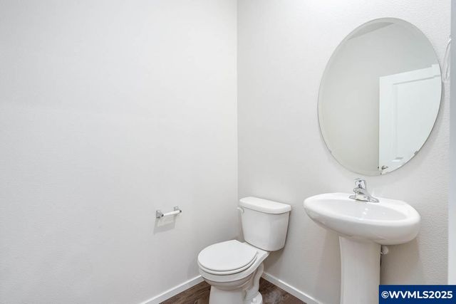 356 Greencrest St NE, Salem, OR 97301