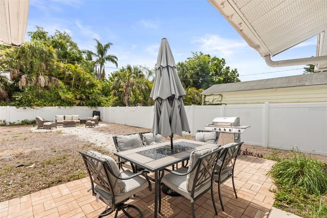 206 S HIMES AVENUE, Tampa, FL 33609