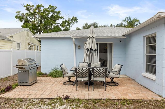 206 S HIMES AVENUE, Tampa, FL 33609