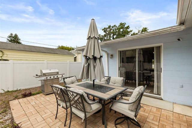 206 S HIMES AVENUE, Tampa, FL 33609
