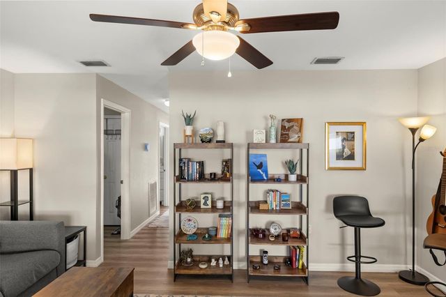 206 S HIMES AVENUE, Tampa, FL 33609