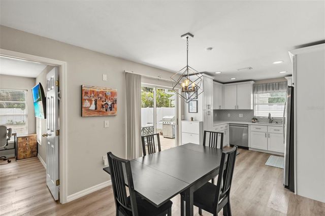 206 S HIMES AVENUE, Tampa, FL 33609