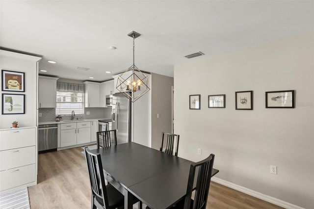 206 S HIMES AVENUE, Tampa, FL 33609
