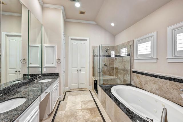 1523 Haddon B, Houston, TX 77006