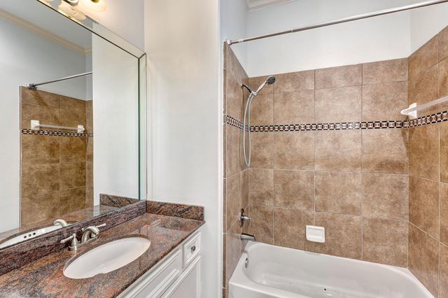 1523 Haddon B, Houston, TX 77006