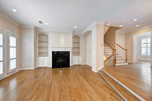 1523 Haddon B, Houston, TX 77006