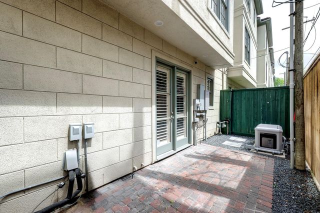 1523 Haddon B, Houston, TX 77006