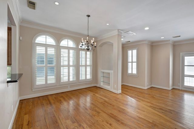 1523 Haddon B, Houston, TX 77006