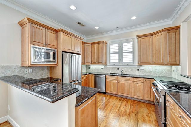 1523 Haddon B, Houston, TX 77006