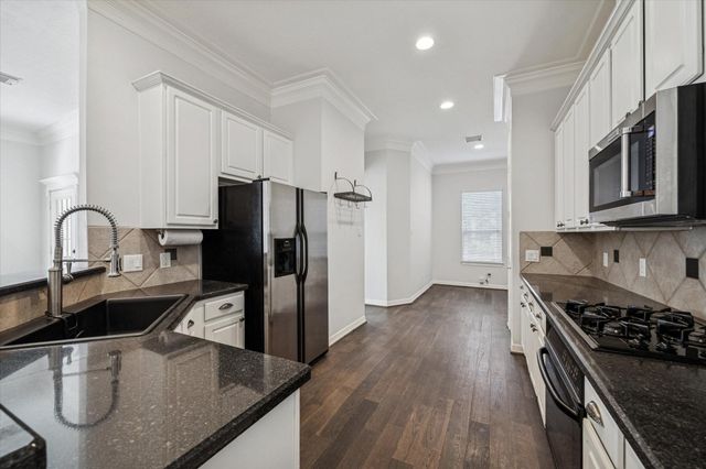 5208 Blossom Street 5, Houston, TX 77007