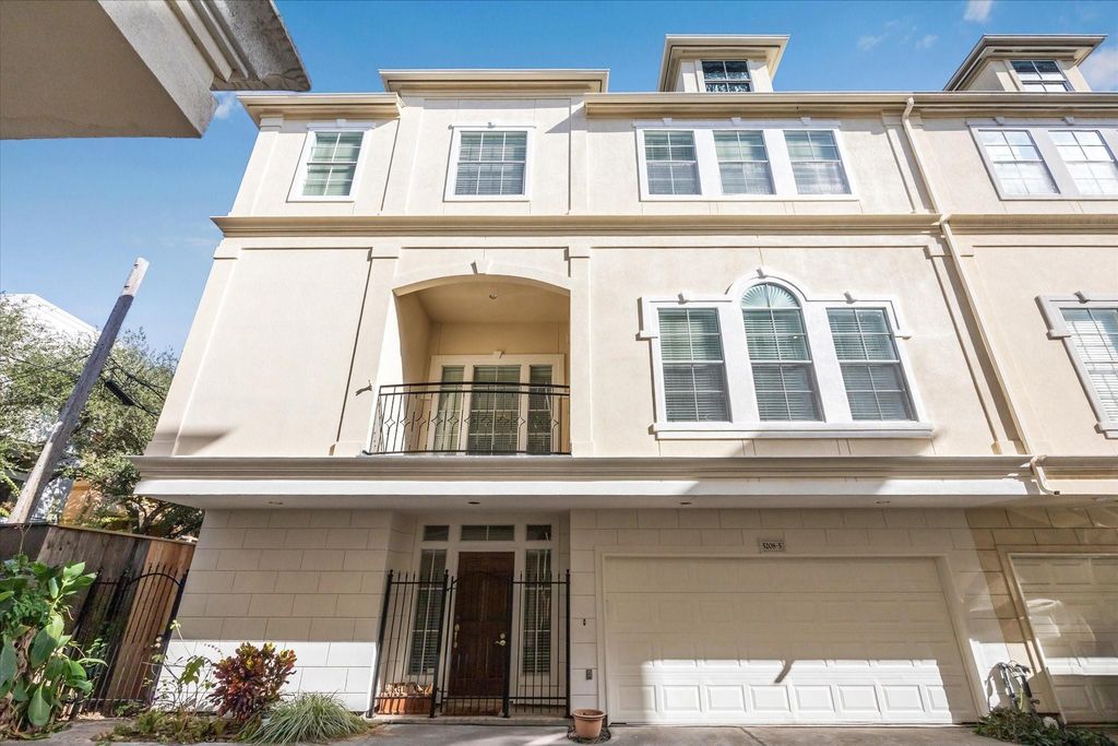 5208 Blossom Street 5, Houston, TX 77007