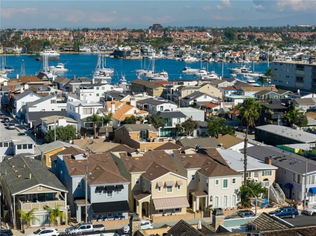 208 E Balboa, Newport Beach, CA 92661