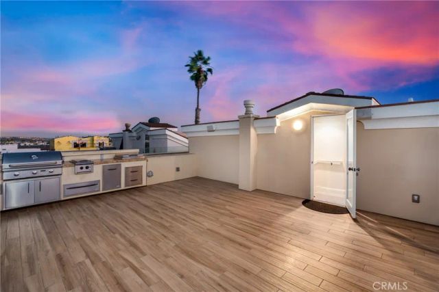 208 E Balboa, Newport Beach, CA 92661