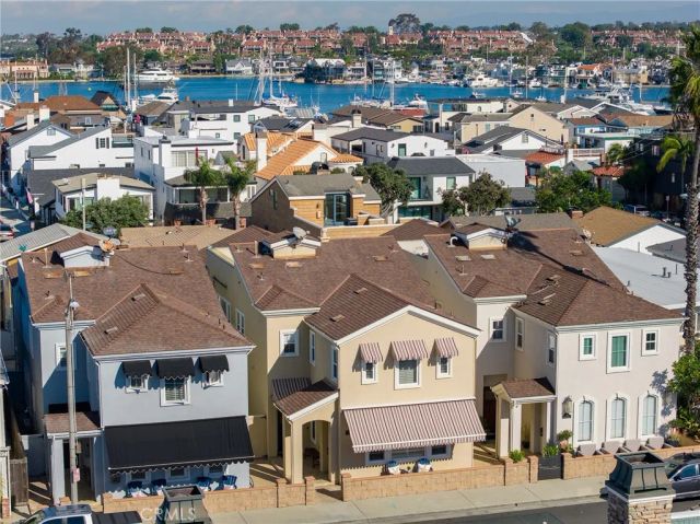 208 E Balboa, Newport Beach, CA 92661