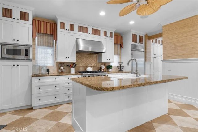 208 E Balboa, Newport Beach, CA 92661