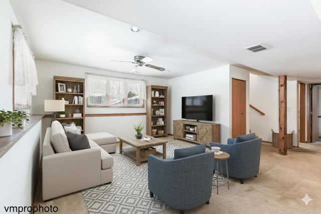 37440 N Lake Shore Drive, Lake Villa, IL 60046