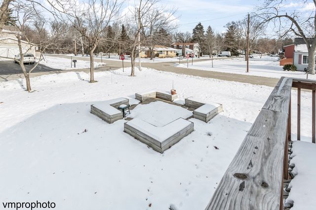 37440 N Lake Shore Drive, Lake Villa, IL 60046