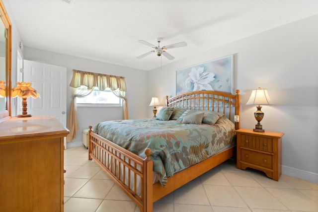 2081 SW 12th Avenue, Boynton Beach, FL 33426