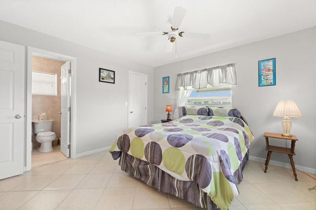 2081 SW 12th Avenue, Boynton Beach, FL 33426