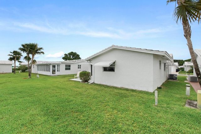 2081 SW 12th Avenue, Boynton Beach, FL 33426
