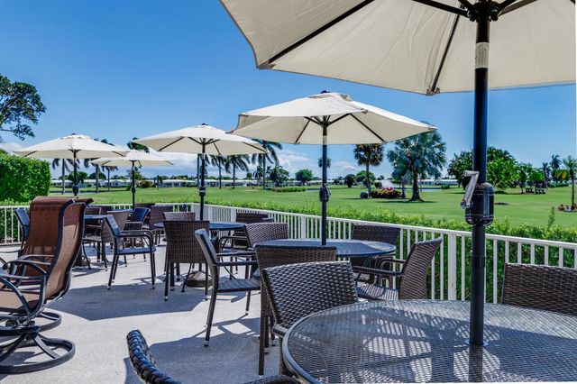 2081 SW 12th Avenue, Boynton Beach, FL 33426