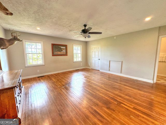 1363 Old Chipley Road, Pine Mountain, GA 31822