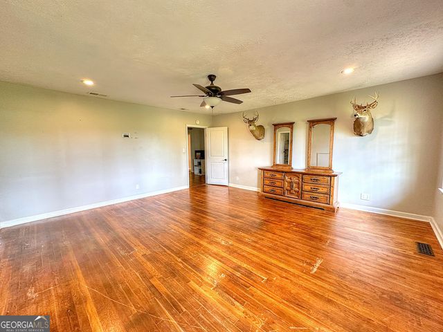 1363 Old Chipley Road, Pine Mountain, GA 31822