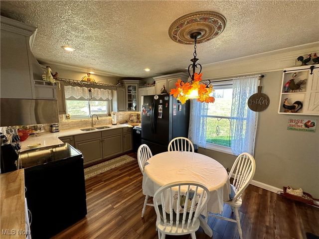 806 Bantam Ridge Road, Wintersville, OH 43953