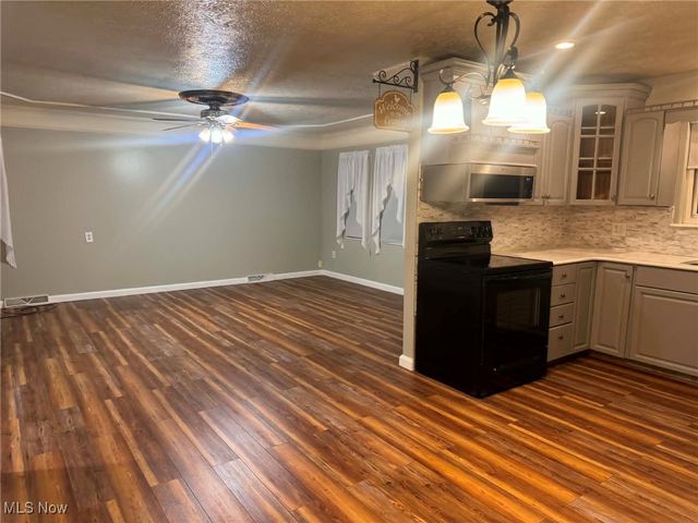 806 Bantam Ridge Road, Wintersville, OH 43953