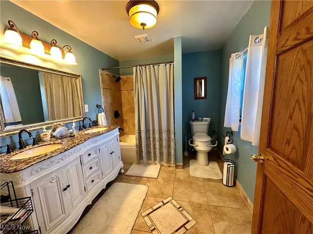 806 Bantam Ridge Road, Wintersville, OH 43953