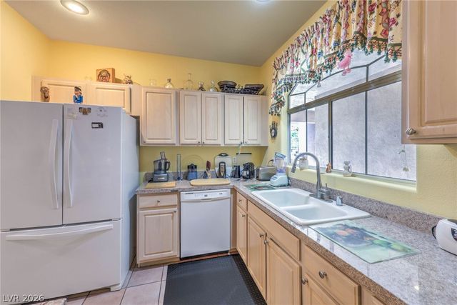 101 Breezy Tree Court 203, Las Vegas, NV 89145