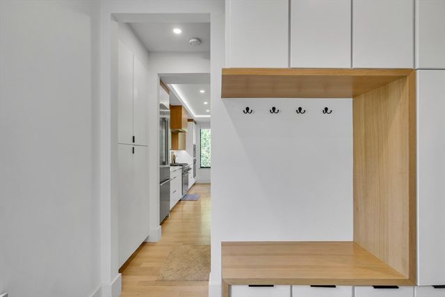 1242 Beacon St 1242, Newton, MA 02468