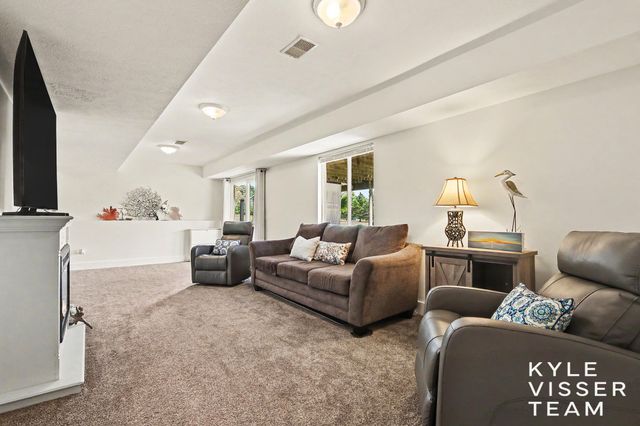 1156 Cumberland Avenue Se, Vergennes Twp, MI 49331